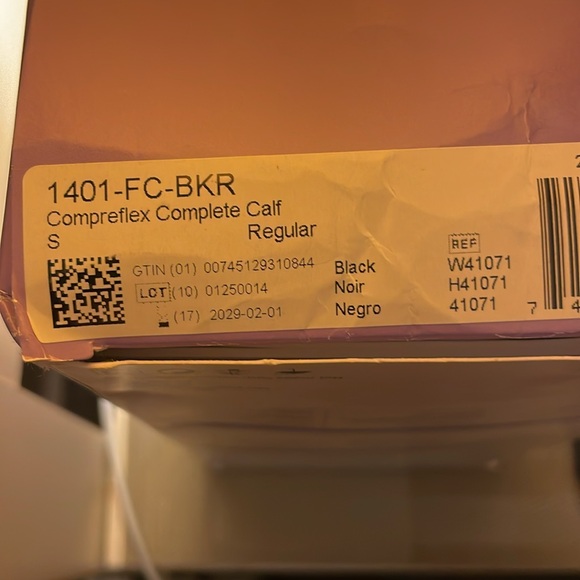 Sigvaris Compreflex Complete Inelastic Wrap Calf - Two In Black - Picture 5 of 6